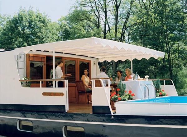 全新遊艇體驗之旅 到法國酒莊取景作畫